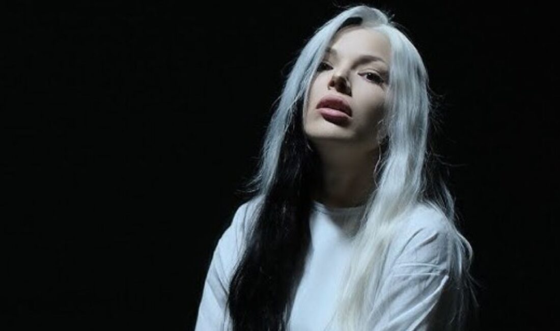 Giz – Derdi Veren Allah şarkı sözleri Türkçe Pop müziğin çıkış yakalayan ismi Giz, yeni şarkısı Derdi