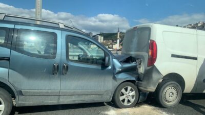 İzmir’in Bayraklı ilçesi tünel girişinde zincirleme trafik kazası meydana geldi.