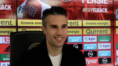 Hollanda futbolunun önemli sporcularından Robin van Persie, futbolculuk kariyerinde formasını