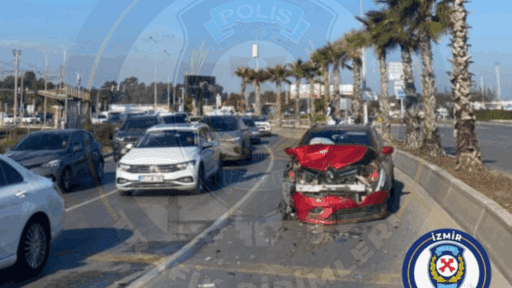 İzmir’in Konak ilçesi Mustafa Sahil Bulvarı, Hava Eğitim Komutanlığı önünde