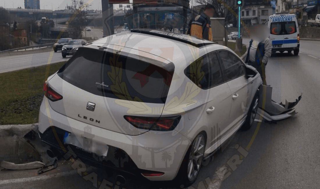 İzmir’in Konak ilçesi Yeşildere Caddesi üzerinde trafik kazası meydana geldi.