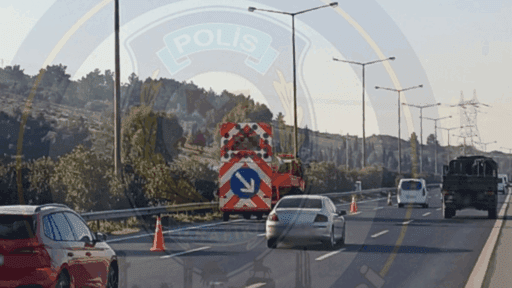 İzmir Buca ilçesinden Menderes istikametine gidiş yönünde, 6. Sanayi Kavşağı’na gelmeden