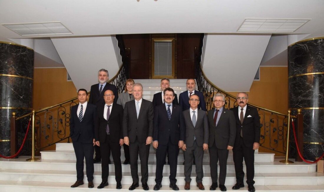 İzmir Adliyesi ve İzmir Ekonomi Üniversitesi İş Birliği Protokolü ‘hukuk