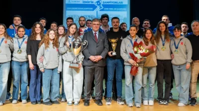 İzmir Büyükşehir Belediye Başkanı Dr. Cemil Tugay, İzmir Büyükşehir Belediyesi