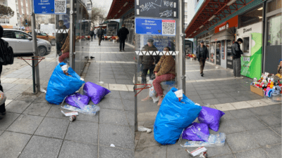 İzmir’in Karşıyaka ilçesi Bostanlı Mahallesi’nde, Şehitler Bulvarı Caddesi üzerinde bulunan