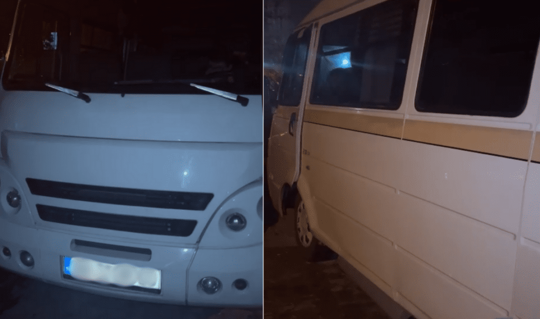 Okul dönüşü servisle evine gitmekte olan bir çocuk, servis aracının