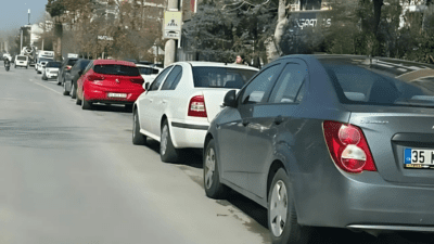 İzmir’in Karşıyaka ilçesi Nergiz Mahallesi 1671. Sokak’ta yaşanan park sorunları,