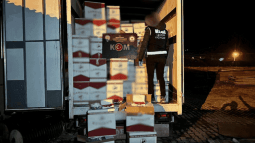 İzmir'in Kemalpaşa ilçesinde, kaçak tütün mamulleri ticaretini engellemeye yönelik başarılı