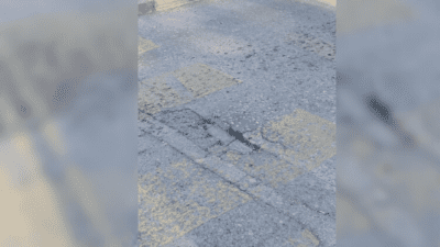 İzmir’in Konak ilçesi Göztepe Mahallesi 98. Sokak girişinde oluşan çukur,