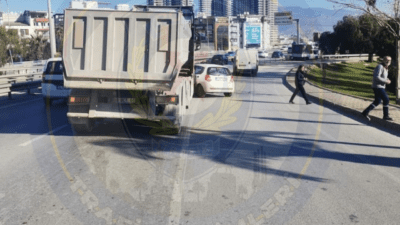 İzmir’in Konak ilçesi Mürselpaşa Bulvarı Hilal Köprü üstü Bornova istikametinde