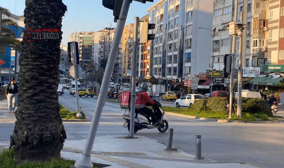 İzmir Konak’ta yaya geçidi tehlikesi! İzmir’in Konak ilçesi Eşrefpaşa semtinde bulunan yaya geçidindeki trafik ışıkları