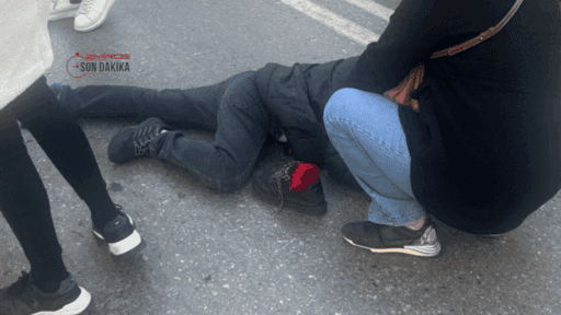 İzmir’in Konak ilçesi İnönü Caddesi üzerinde, karşıdan karşıya geçmeye çalışan