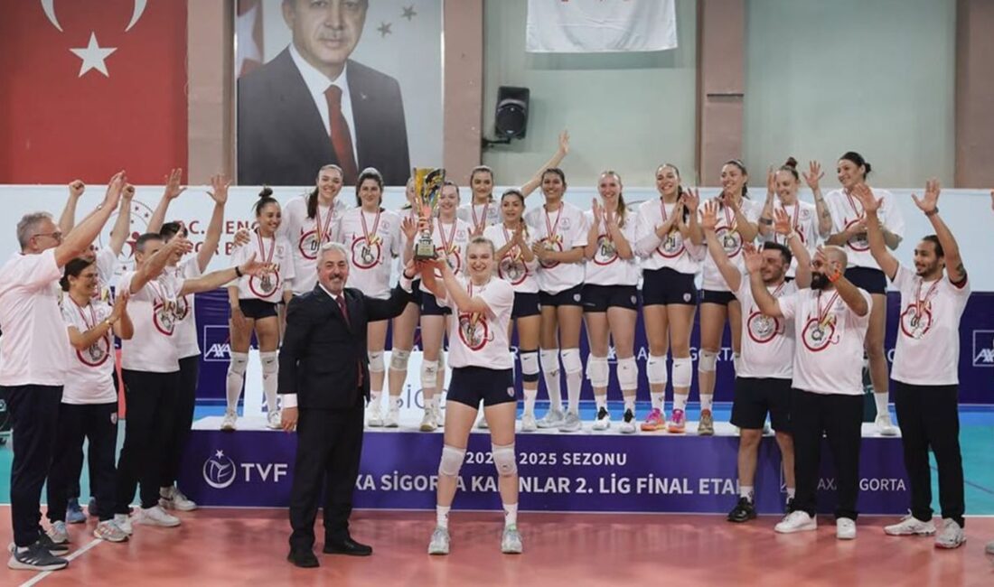İzmir’in köklü kulüplerinden Altınordu’nun kadın voleybol takımı tarihi bir başarıya