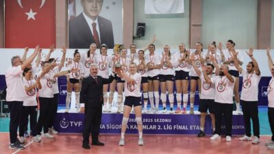İzmir’in köklü kulüplerinden Altınordu’nun kadın voleybol takımı tarihi bir başarıya