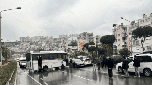 İzmir‘in Bayraklı ilçesi Altınyol’da meydana gelen trafik kazasında, hava koşullarının