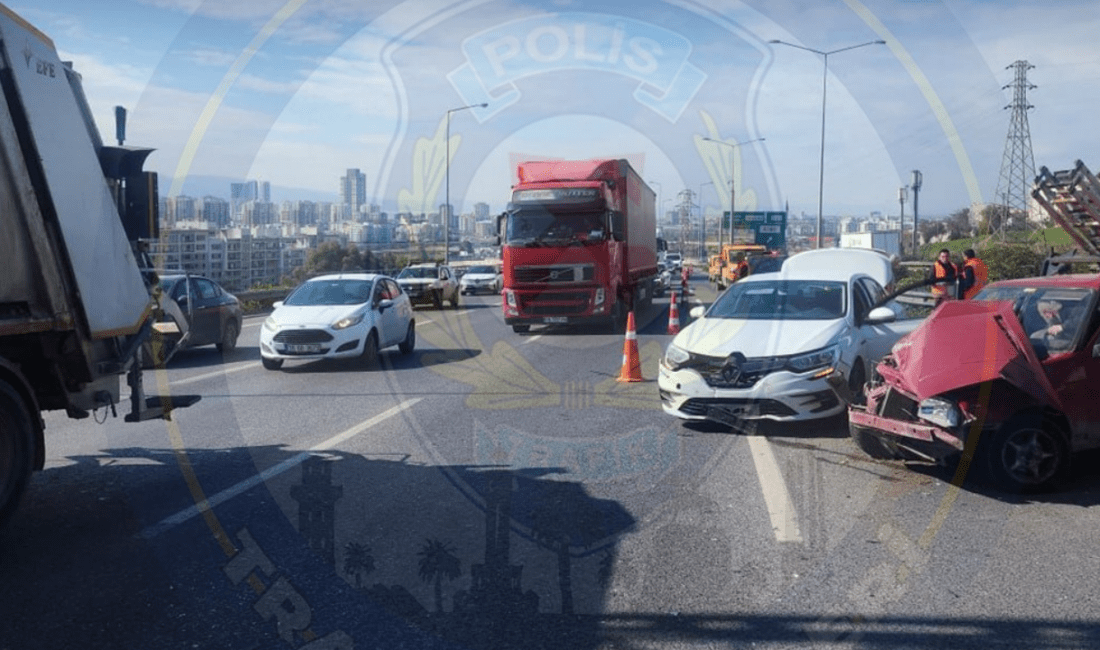 İzmir’in Çiğli ilçesinde, Mustafa Kemal Mahallesi Kavşağı mevkiinde otoyol üzerinde