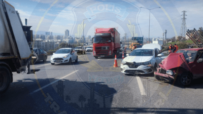 İzmir’in Çiğli ilçesinde, Mustafa Kemal Mahallesi Kavşağı mevkiinde otoyol üzerinde