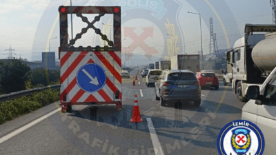 İzmir Bornova Pınarbaşı Kavşağı’ndan Buca istikameti Dökümcüler Otoyolda, Pınarbaşı Kavşağı’ndan