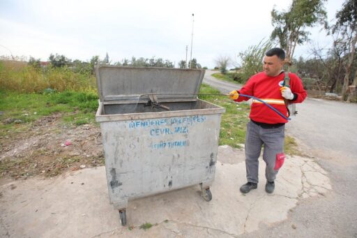 Menderes Belediyesi, havaların ısınması ile yaşanacak sivrisinek ve diğer haşere