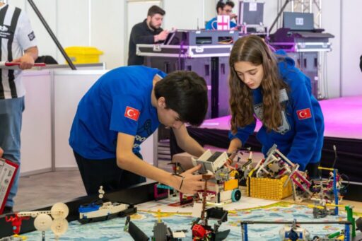 Bu yıl 21’incisi düzenlenen, Mart 2025’e kadar devam edecek Bilim