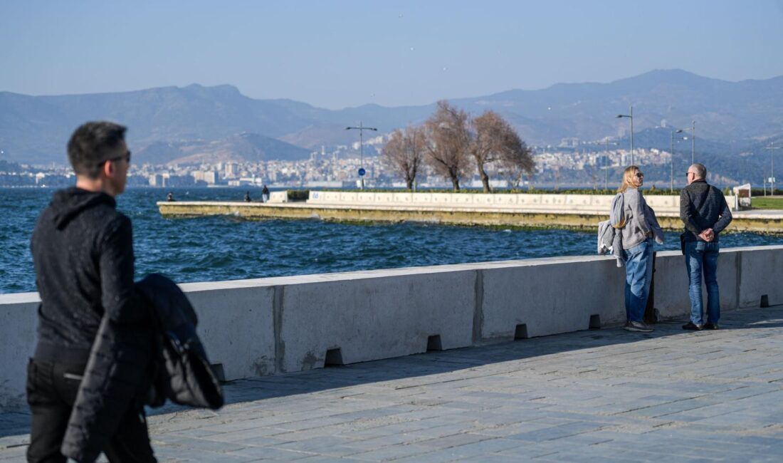 İzmir Büyükşehir Belediye Başkanı Dr. Cemil Tugay’ın Kordon’da su taşkınlarını