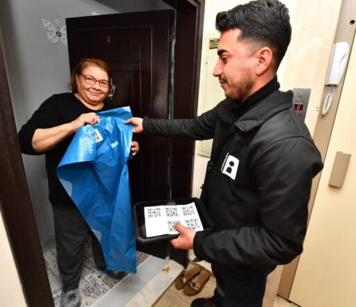 İzmir Büyükşehir Belediyesi, pilot olarak belirlediği 6 ilçedeki 8 mahallede