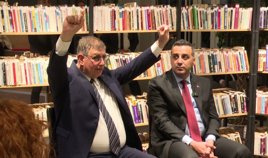 İzmir Büyükşehir Belediye Başkanı Dr. Cemil Tugay, Çiğli’de yurttaşlarla iftarda