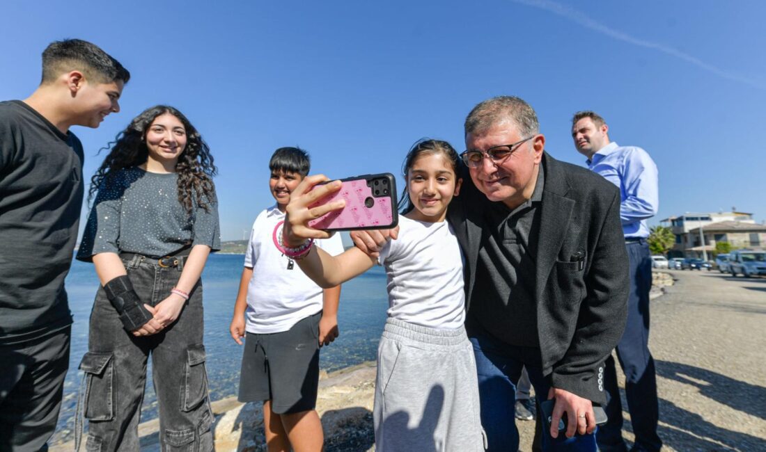 Başkan Tugay Foça’da incelemelerde bulundu İzmir Büyükşehir Belediye Başkanı Dr. Cemil Tugay, Foça Belediye Başkanı