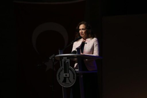 Karşıyaka Belediyesi olarak; kültür ve sanata verdiğimiz önem ile ülke