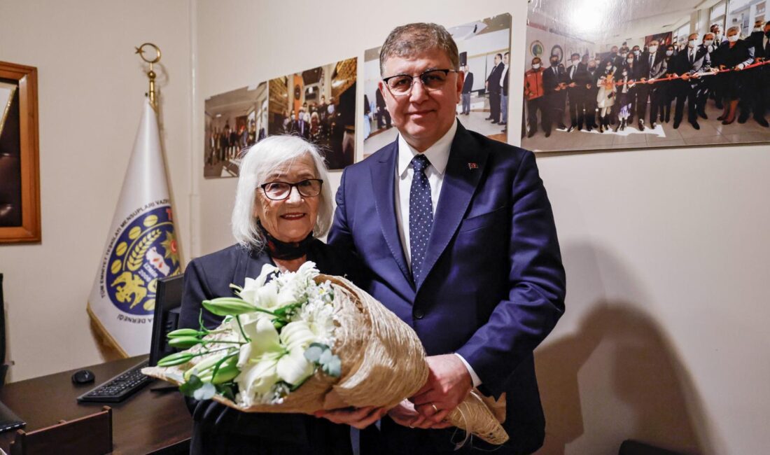 “Ülkemiz için emek vermiş herkes bizlere kutsaldır” İzmir Büyükşehir Belediye Başkanı Dr. Cemil Tugay, Tüm Emniyet Teşkilatı