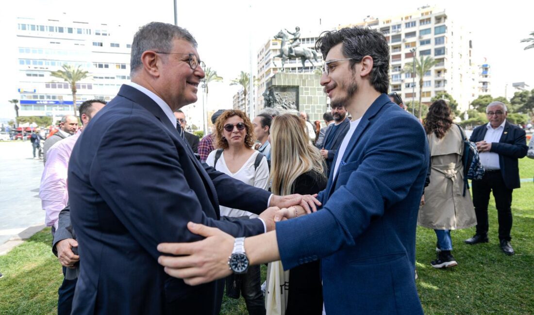 İzmirli gazeteciler, İstanbul Büyükşehir Belediye Başkanı Ekrem İmamoğlu’nun tutuklanmasının ardından