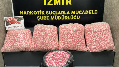 İzmir emniyet güçleri zehir tacirlerine büyük darbe vurdu.