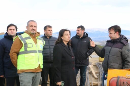 Manisa Büyükşehir Belediye Başkanı Ferdi Zeyrek'in öncülüğünde, Alaşehir'in kronikleşmiş su