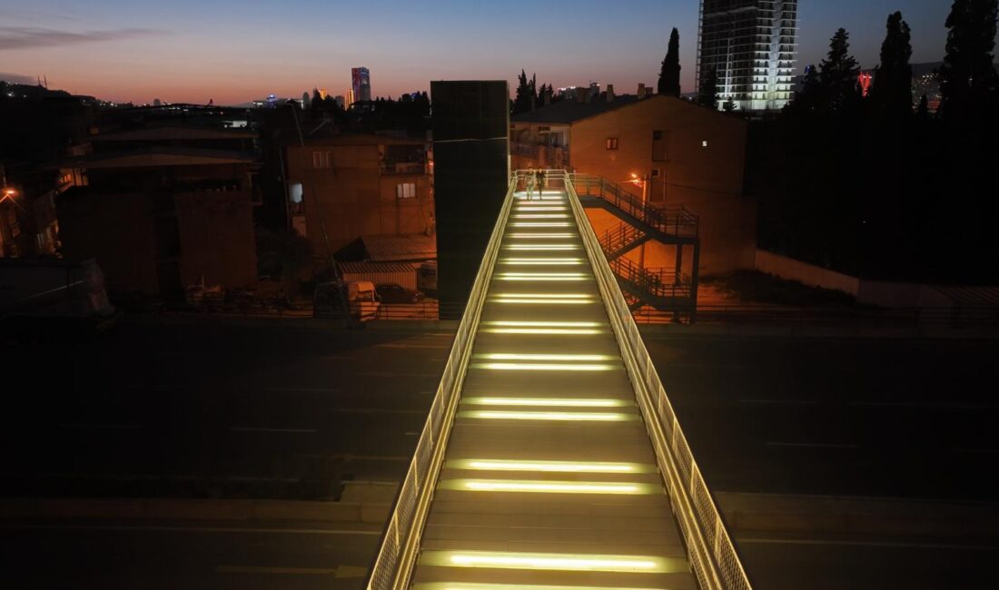 Altındağ Yaya Üst Geçidi hizmete açıldı İzmir Büyükşehir Belediyesi, Karataş Üst Geçidi’nin ardından Bornova Altındağ Üst