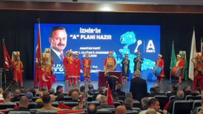 Anahtar Parti İzmir İl Başkanlığı 1. Olağan Kongresi’ni Selahattin Akçiçek