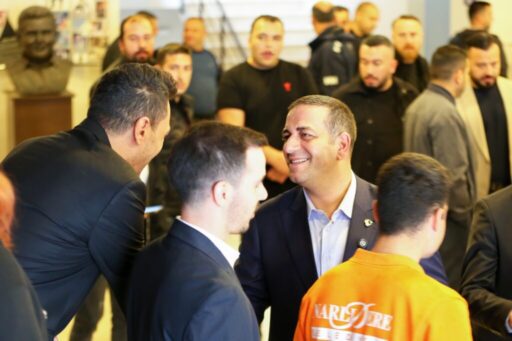 Narlıdere Belediye Başkanı Erman Uzun, belediye personelinin Ramazan Bayramı’nı kutladı.