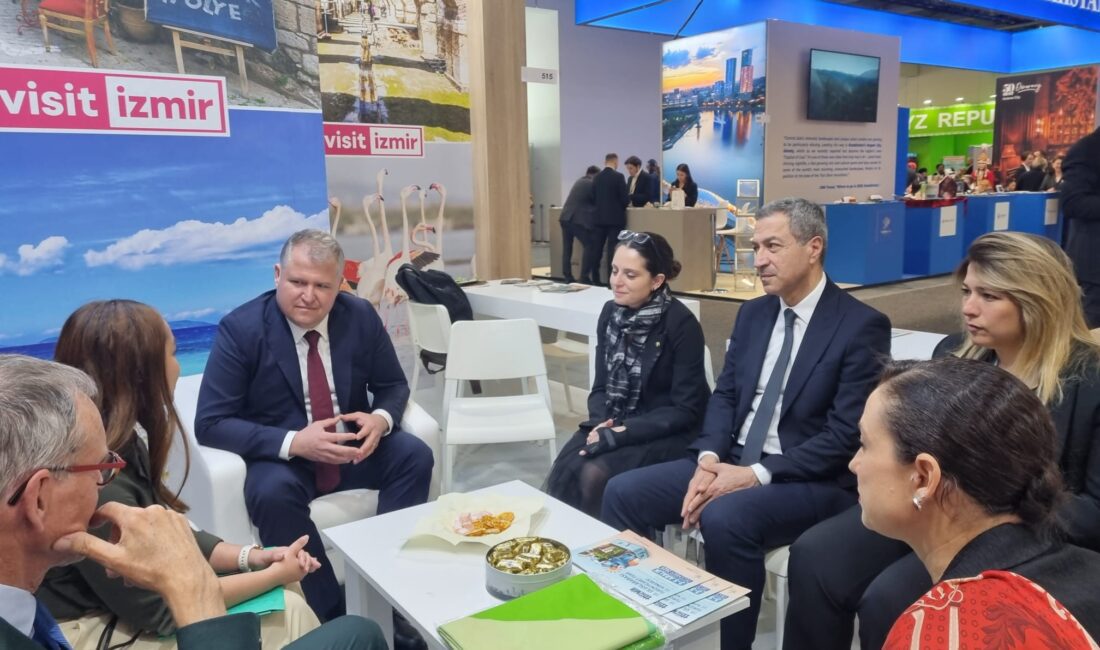 Bu Gurur Urla’nın, Urla Bağ Yolu Dünyanın en iyisi ödülünü aldı Almanya’nın başkenti Berlin’de 4-6 Mart tarihleri arasında düzenlenen ITB Berlin