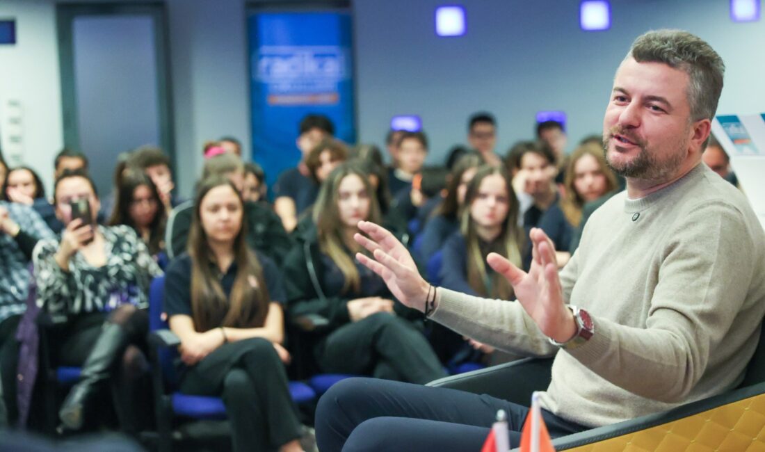  Buca Belediye Başkanı Mimar Görkem Duman, genç bir belediye başkanı