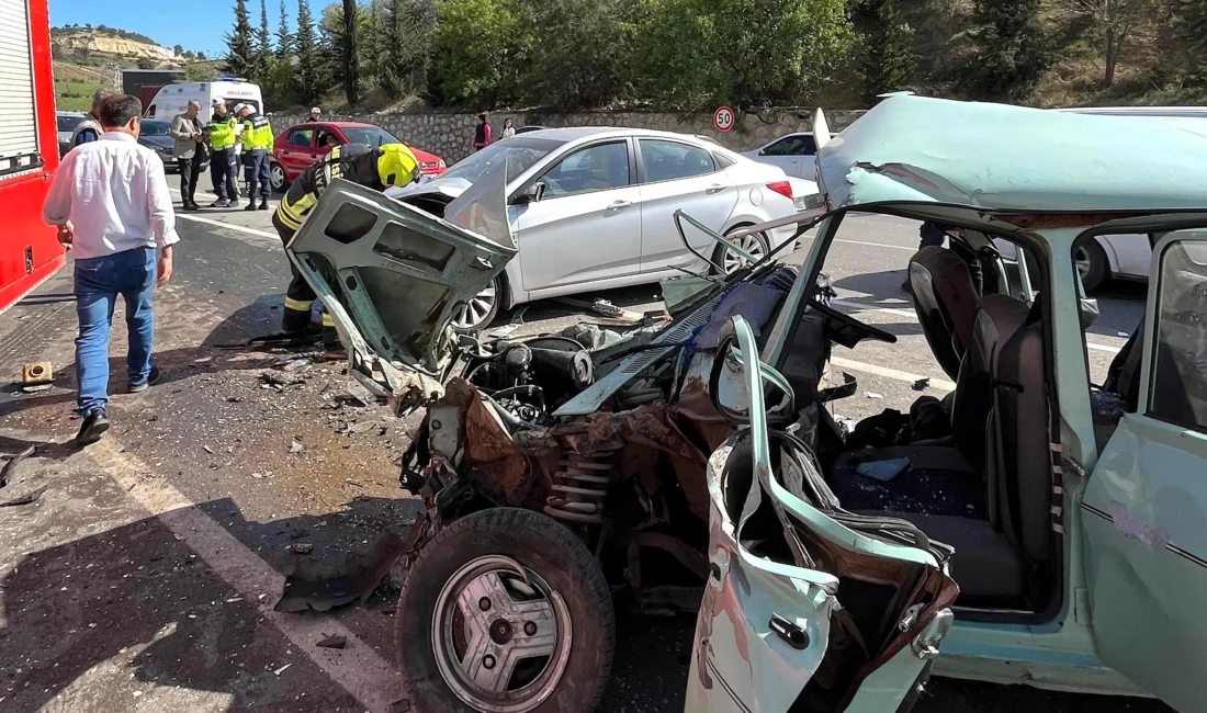 Bayram kazalarında bilanço ağır, çok sayıda ölü ve yaralı var Dün başlayan Ramazan Bayramı tatili nedeniyle vatandaşlar tatilini başka illerde