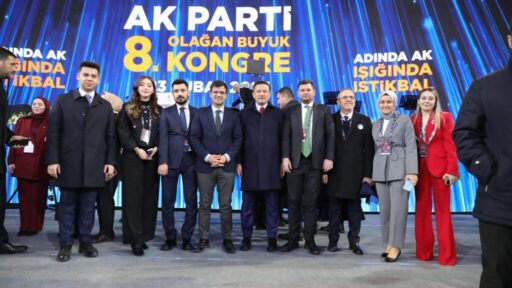 İzmir'de Seçim olmamasına rağmen çalışmalarına hiç ara vermeyen bir isim