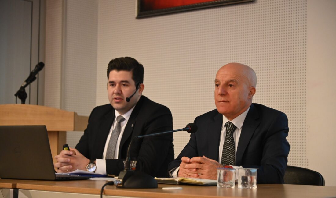 Büyükşehir Çalışanlarına Kamu İhale Eğitimi Verildi Manisa Büyükşehir Belediyesi, çalışanlarına yönelik düzenlediği eğitimlerine devam ediyor. Bu