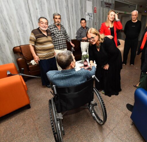 İzmir Büyükşehir Belediyesi Sosyal Yaşam Kampüsü’nde huzurevi sakinleri ve aşevi