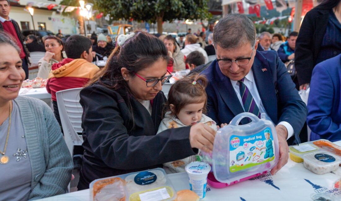 İzmir Büyükşehir Belediyesi Her gün faklı bir ilçe de iftar