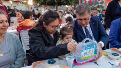 İzmir Büyükşehir Belediyesi Her gün faklı bir ilçe de iftar