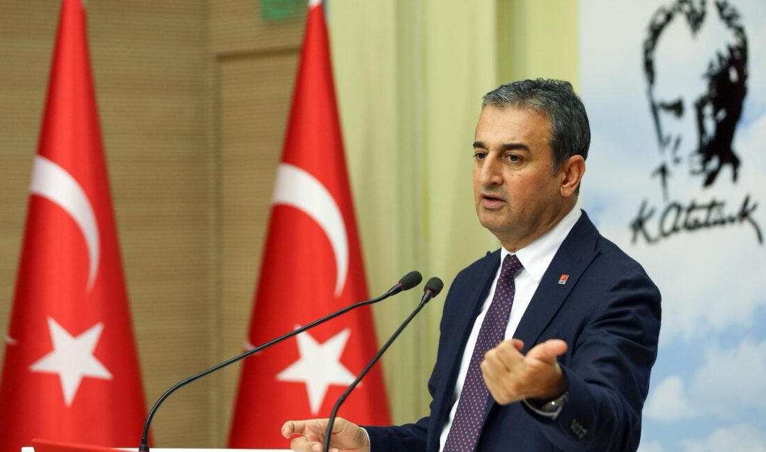 BURHANETTİN BULUT: “YOKSULLUĞA MAKYAJ İÇİN MİLYONLAR HARCADILAR CHP Genel Başkan Yardımcısı Burhanettin Bulut, iktidarın yoksulluğu gizlemek için