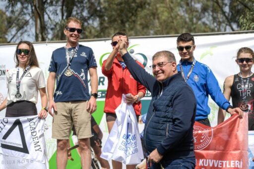 Başkan Dr. Cemil Tugay,  en yakın zamanda Triatlon Şampiyonası'nı da