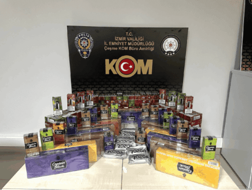 Çeşme'de polisin operasyonları ile kaçakçılığa geçit yok.