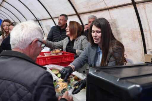 Çeşme Belediye Başkanı Lâl Denizli, Ramazan ayının ilk gününde Çeşmeli
