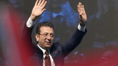 İstanbul Büyükşehir Belediye Başkanı Ekrem İmamoğlu'na verilen "ahmak davası" cezasının