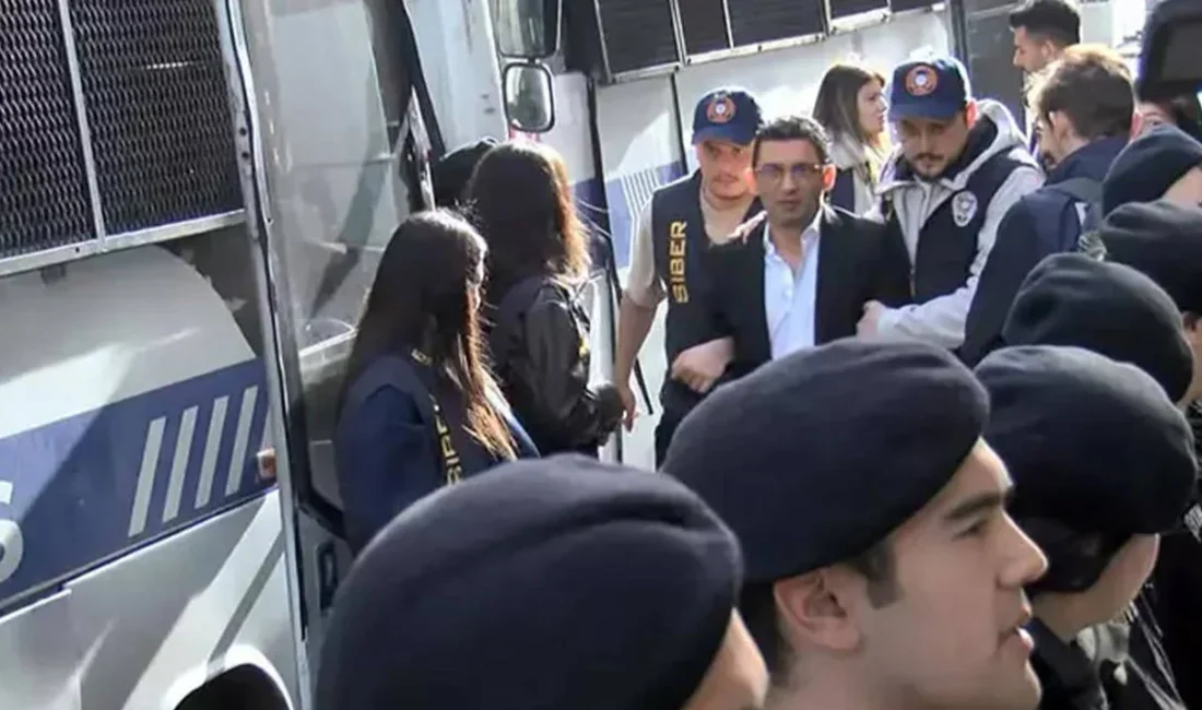 Flash Haber Tv’nin Sahibi Yasa Dışı Bahisten Tutuklandı Flash Haber TV’nin sahibi Erkan Kork’un da bulunduğu 21 kişi,